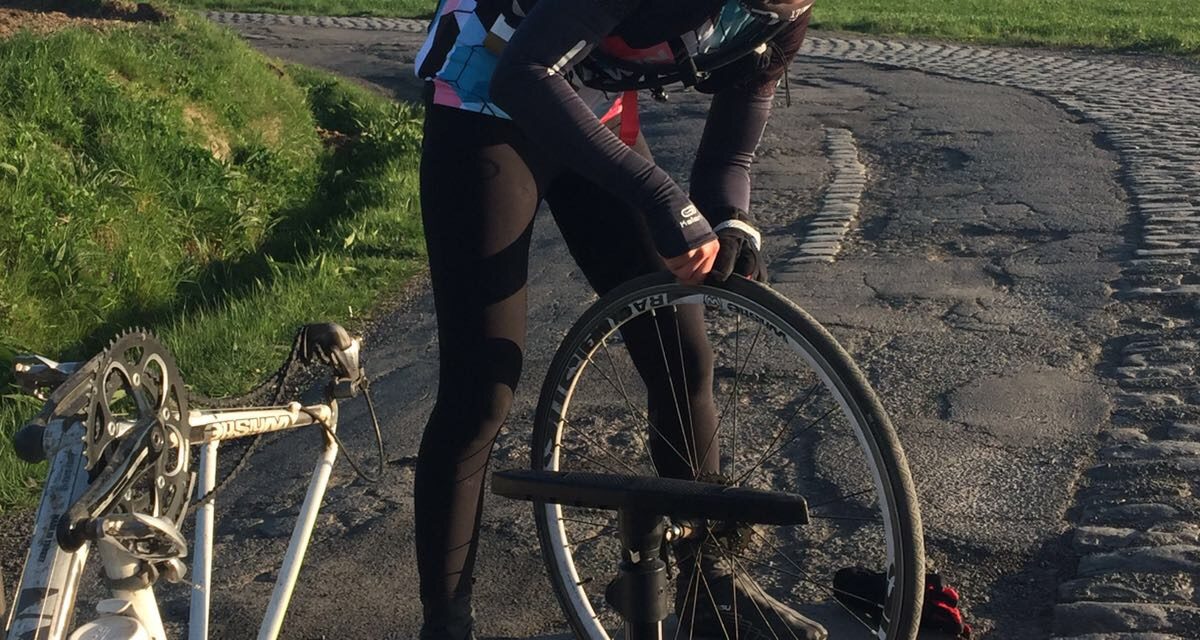 Paris-Roubaix ou comment changer un chambre à air!